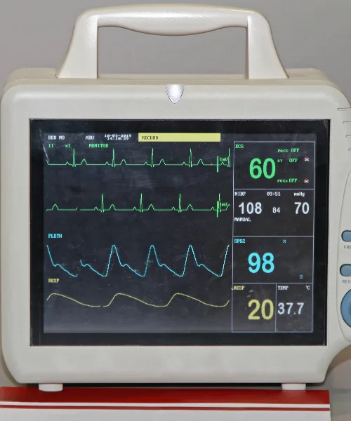 ¿Qué médico trata dolor en el pecho?