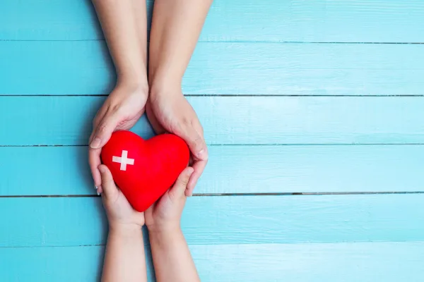 ¿Qué médico trata problemas cardíacos?